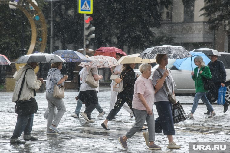 В Красноярском крае и Иркутской области также будут сильный дождь, гроза и град