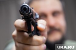 Мужчина начал беспорядочно стрелять по людям