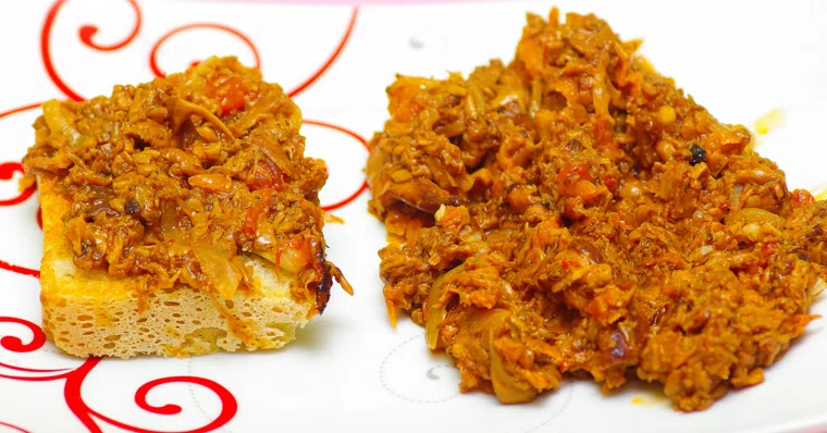 Грибную икру можно подавать на праздничный стол