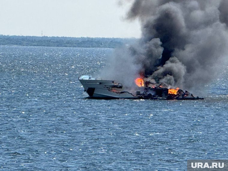 В Волге сгорела яхта за миллион долларов