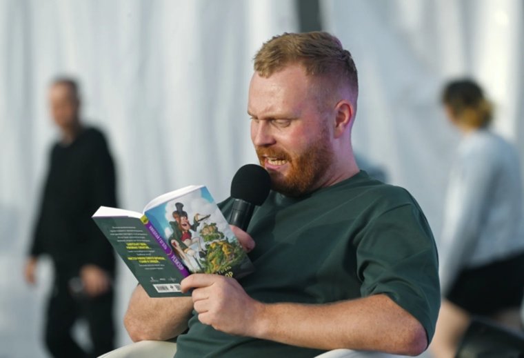 Евгений Чебатков озвучил несколько книг