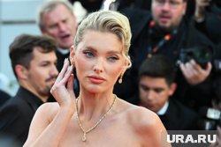 Тренч родорм из Тюмени надела экс-модель Victoria's Secret Эльза Хоск