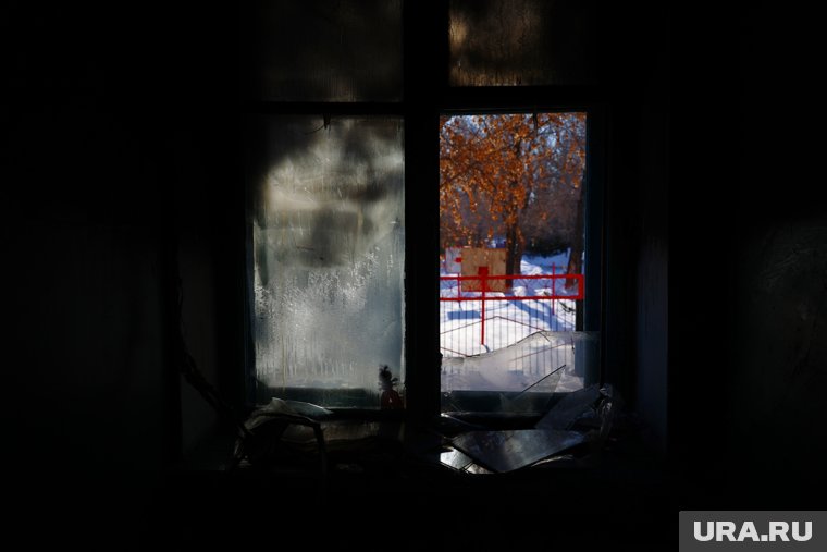 Горожанин смог выбежать из горящей квартиры