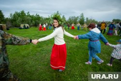 Челябинцев научат плести венки, водить хороводы и делать обереги 