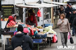 Жители микрорайона говорят, что торговцы возвращаются