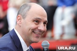 Губернатор Свердловской области показал министру промышленности и торговли Антону Алиханову самолеты «Байкалы» и «Ладога»