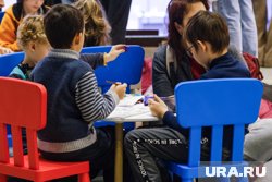 Ребенку отрезало часть пальца захлопнувшейся дверью