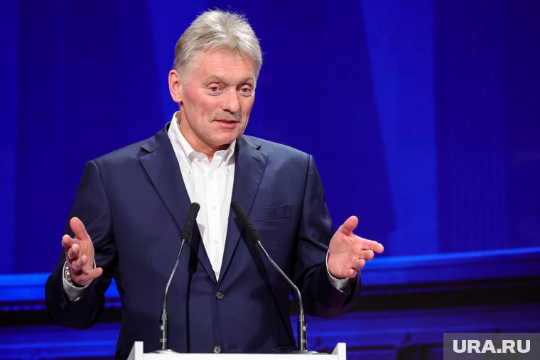 Песков заявил, что решение о месте переговоров будет принято, когда придет время