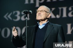 Александра Митту не госпитализировали, с ним все в порядке, сказал URA.RU сын режиссера