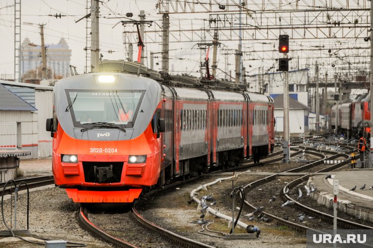 Повреждена контактная сеть железнодорожного пути