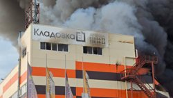 Загорелся склад на улице Монтажников