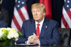 Трамп провел напряженный разговор после саммита на Аляске