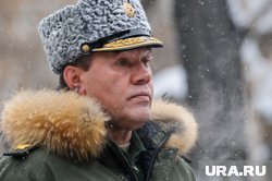 Валерий Герасимов в зоне СВО вручил военным госнаграды