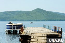 Добраться до курорта получится только на катамаране 