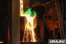 Медь выплеснулась на рабочего из чаши