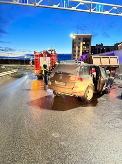На месте ДТП работают экстренные службы