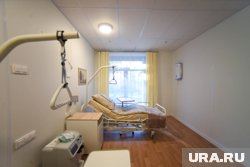 Прикованная к кровати женщина снова смогла ходить благодаря курганским врачам