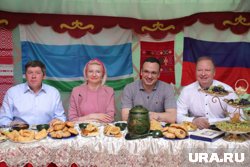 Статусных гостей накормили пирогами