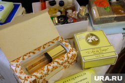 Духи - одна из ярких примет советского быта. 