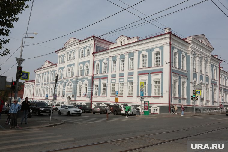 Награда присуждается за заслуги в области образования и подготовки высококвалифицированных специалистов
