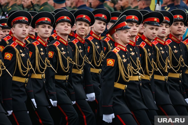 Главное для России - сохранить традиционные духовно-нравственные ценности для будущих поколений, считают эксперты