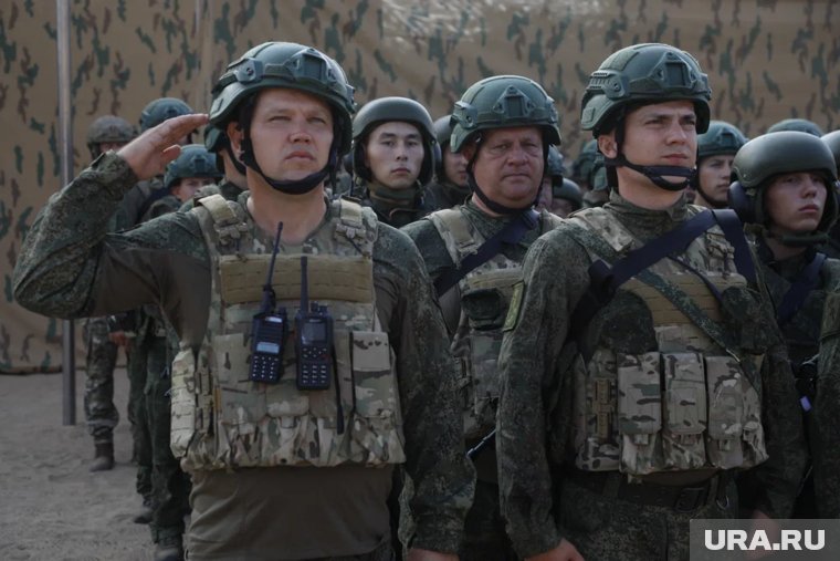В учениях участвует около 250 российских военных