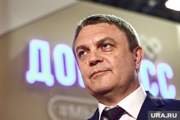 По словам Пасечника, комендантский час будет временно отменен только в некоторых регионах ЛНР, где позволяет обстановка