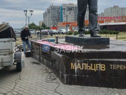 Перед юбилеем Мальцева в Заозерном обновляют сквер