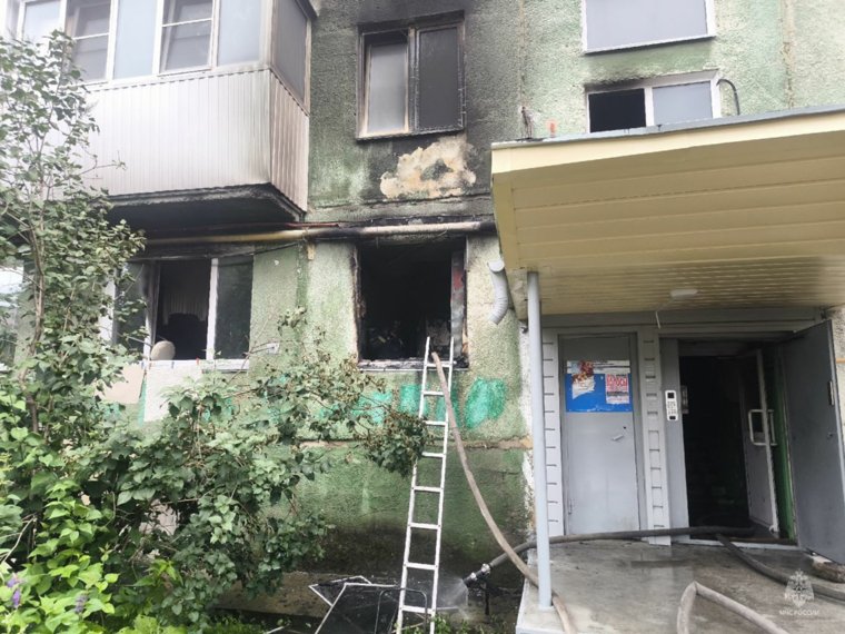 Причину возгорания устанавливают сотрудники дознания МЧС