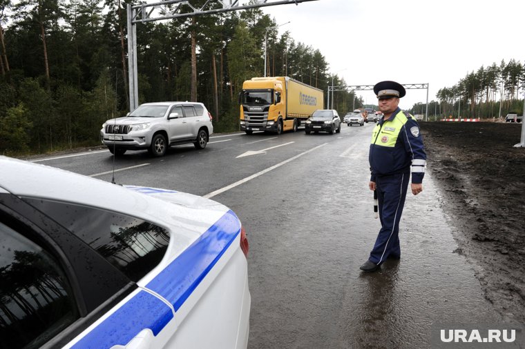 На пермской трассе погибли водитель и пассажир иномарки