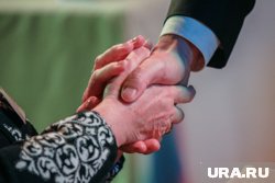 Старжинский поблагодарил Комарову за работу, исполнение обещаний и личную помощь