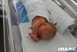 Более 1600 молодых семей Ямала впервые стали родителями