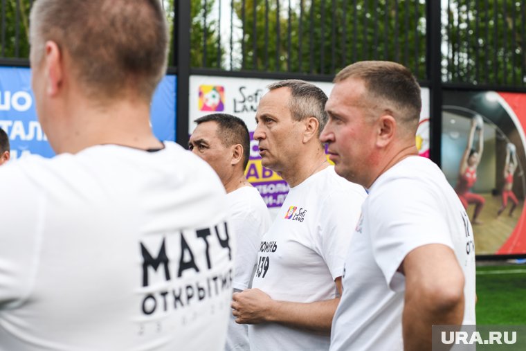 Матч тюменских чиновников с силовиками приурочили к открытию нового стадиона