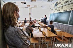 В Москве увеличат зарплату педагогам