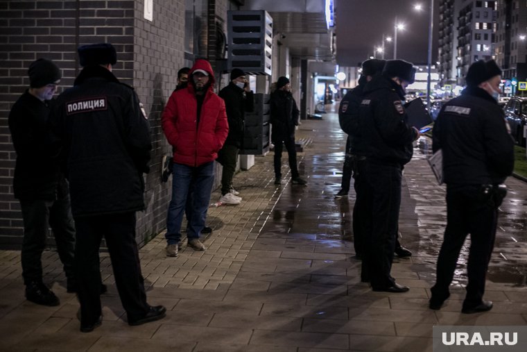 Мигрантов проверяли в Петербурге