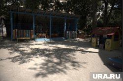 Ветхая веранда может обрушиться на детей (архивное фото)