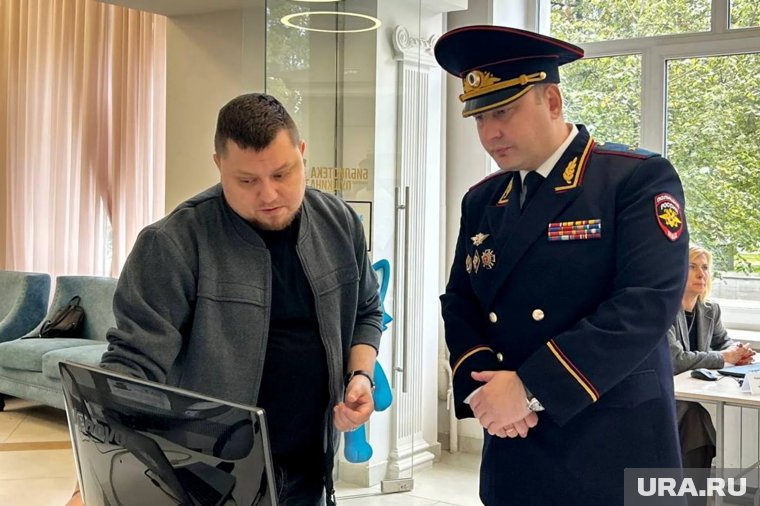 Глава ГУ МВД по региону Космачев посетил Центр общественного наблюдения за выборами 