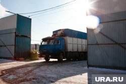 Здания складов были построены в годы основания поселка Ямбург (архивное фото) 
