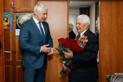 Алексей Романов поздравил Анатолия Старцева с 95-летием