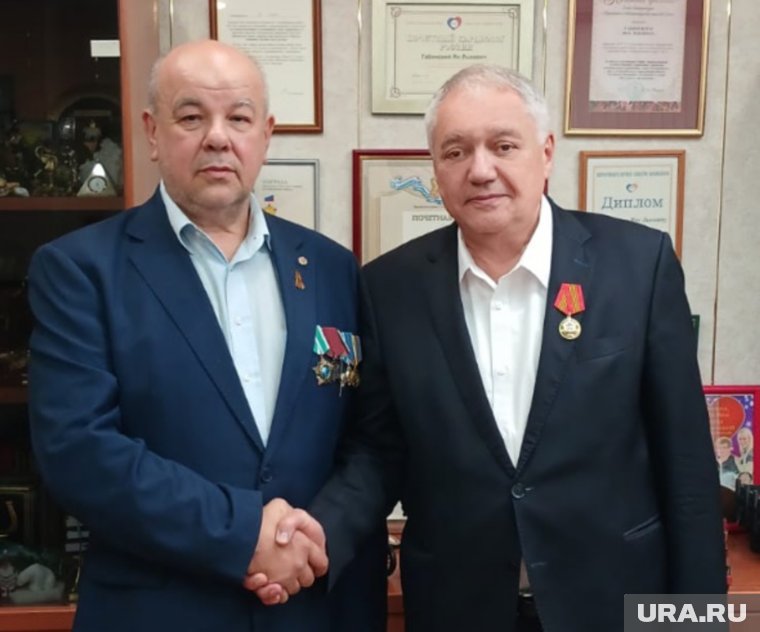 Вручение награды уральскому врачу подписал генерал армии и заместитель министра обороны СССР Виктор Ермаков