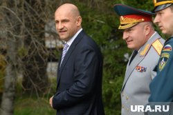 Куренков вместе с Жогой приняли присягу у будущих спасателей-первокурсников