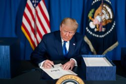 Решение прекратить поддерживать Киев американский президент Дональд Трамп принял давно, считает политолог Алексей Зудин