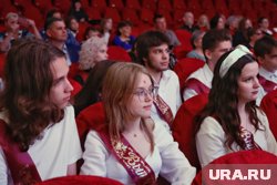 Платья для школьниц могут не имеют потолка по ценам