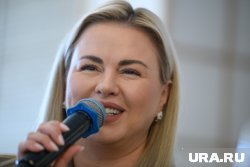 Певица пообещала исполнить хиты группы «Блестящие»
