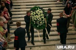 Попрощаться с Вышинским пришли его коллеги, друзья (архивное фото)