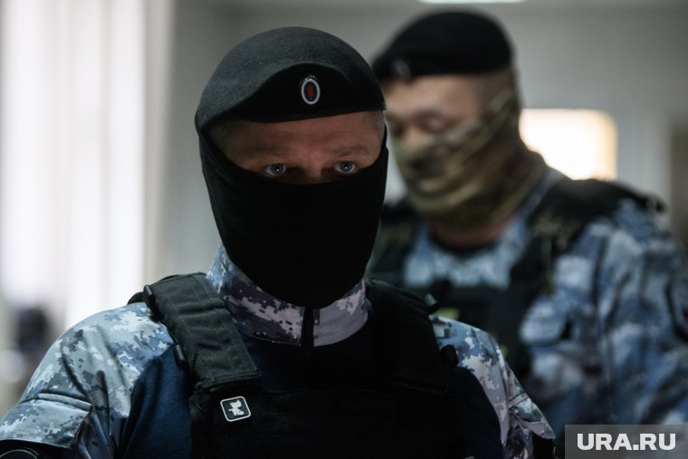 Приставы выдворили мигрантов из-за отсутствия прав на нахождение в РФ
