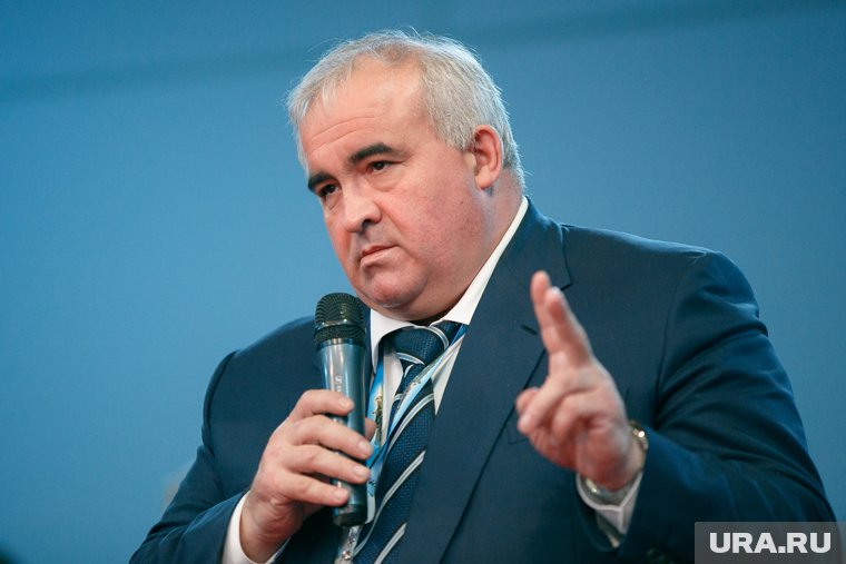 Губернатор-рекордсмен Ситников вступил в борьбу с влиятельным оппонентом
