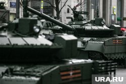 После успешной атаки танк с экипажем эвакуировали (архивное фото)