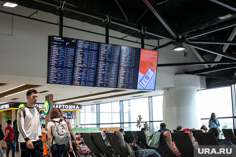 Сразу три рейса авиакомпании AlMasria Universal Airlines задержали 19 апреля