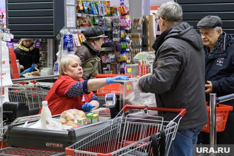 В торговой сети есть вакансии продавцов и директора